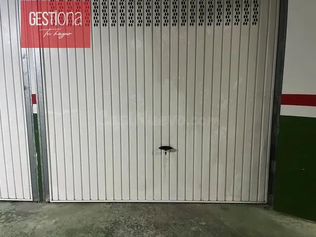 GARAJE CERRADO BIEN UBICADO