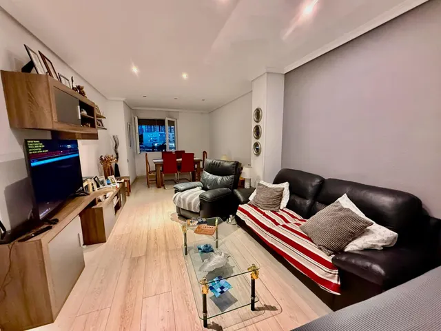 Apartamento en exclusiva de 2 dormitorios con piscina y vistas al parque de l'aigüera  en Benidorm — 2