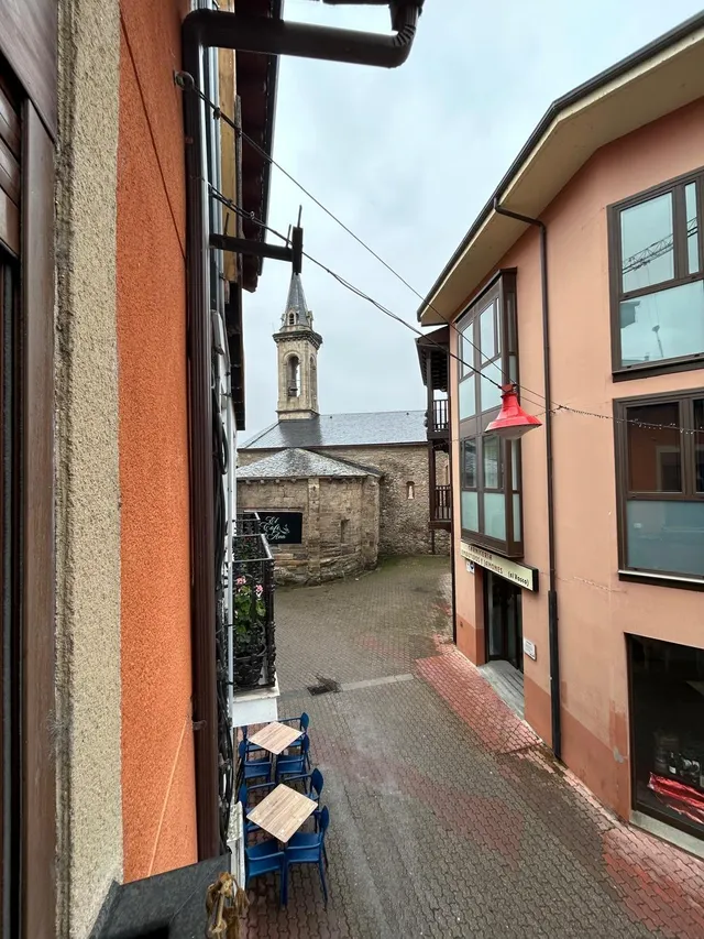 Hostal-Albergue en Funcionamiento en el Camino de Santiago — 28