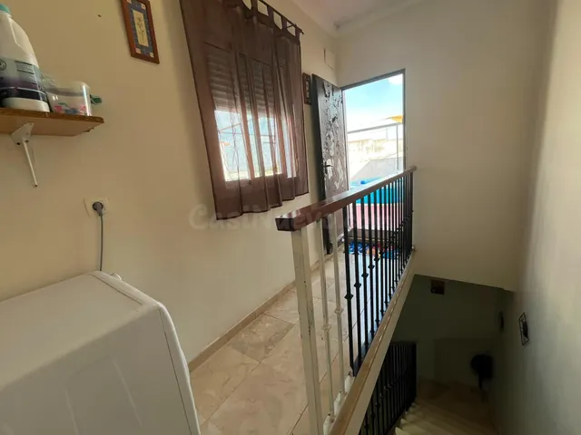 Excelente vivienda familiar con chimenea, patio y terraza en - foto 3