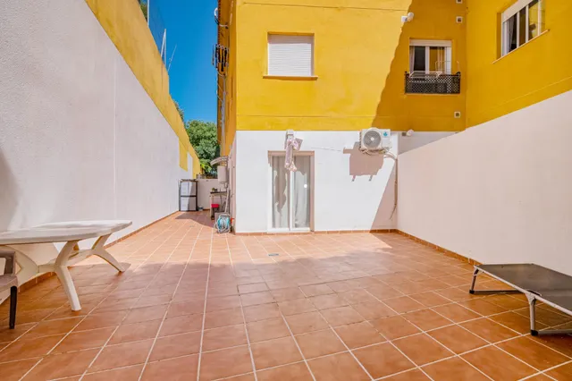 PISO CON PATIO Y COCHERA EN LA ZUBIA — 25