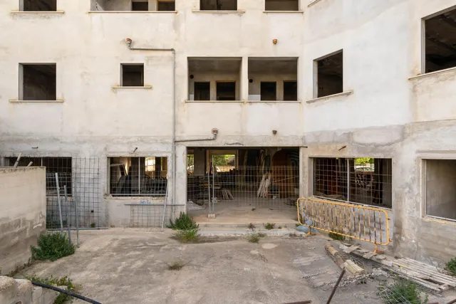 Edificio en María de la Salud en construcción. — 19
