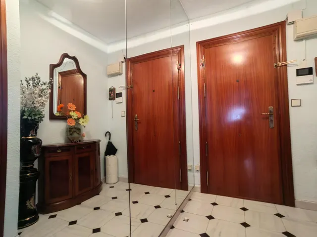 AMPLITUD, TERRAZA Y UBICACIÓN A POCOS MINUTOS DE LA PLAYA — 32