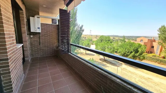 Luminoso Ático Dúplex con Terraza y Espectaculares Vistas en el Cantizal, Las Rozas de Madrid — 9