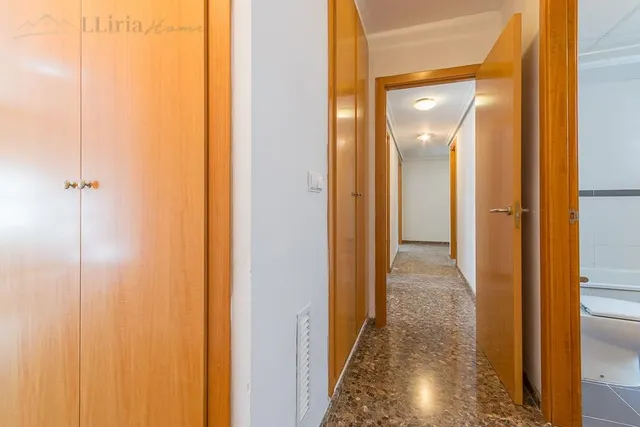 Ref 04380 Piso en Mura, con ascensor y aire acondicionado. — 14