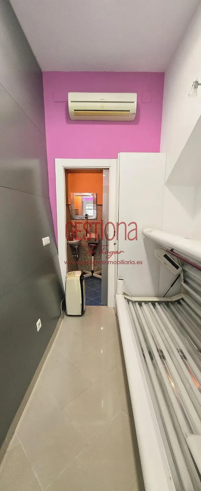 LOCAL COMERCIAL EN LA CALLE CISNEROS. SANTANDER — 19