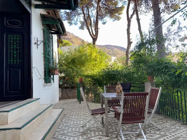 Chalet independiente con gran parcela de 831 m2 junto a las 
