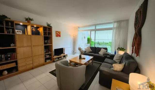 Apartamento en planta baja con jardín privado y piscina comunitaria en Pals — 6