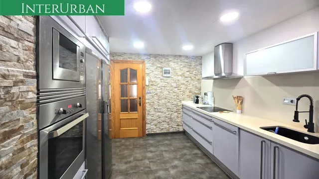 Espectacular chalet independiente con piscina privada y gran parcela en La Pobla de Vallbona — 22