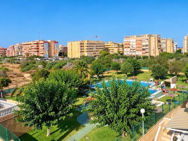 Tu propio espacio, tu tranquilidad: garaje cerrado de 18 m2 en urbanización pueblo marino — 7
