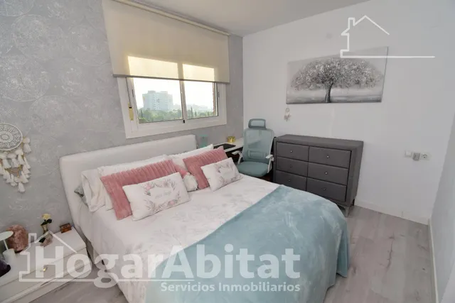 Luz, amplitud y confort familiar en este exclusivo piso esquinero en residencial con piscina, garaje y trastero — 20