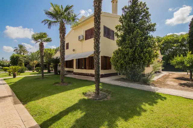 ¡villa de lujo con jardín botánico, piscina y pista de tenis en alzabares! — 4
