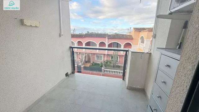 APARTAMENTO MODERNO PARA LARGA DURACIÓN EN LA ZONA ALTA DE E - foto 3
