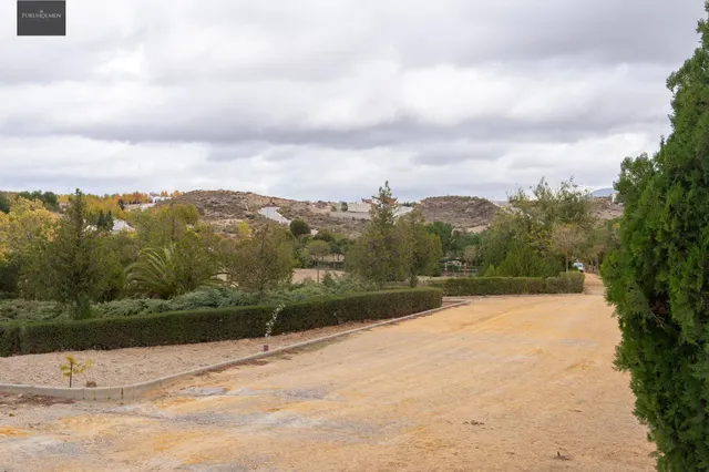 VENTA DE PARCELA EN LA URBANIZACIÓN CAÑADAS DEL PARQUE — 3