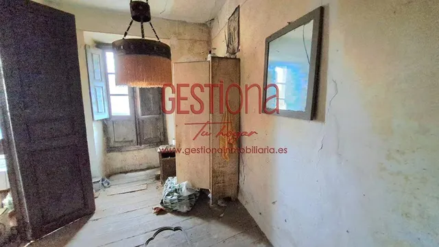 CASA DE PIEDRA EN LIERGANES. — 14