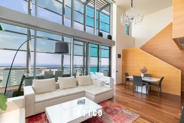 En venta ático dúplex con terraza de 72m2 con vistas al mar  - foto 2