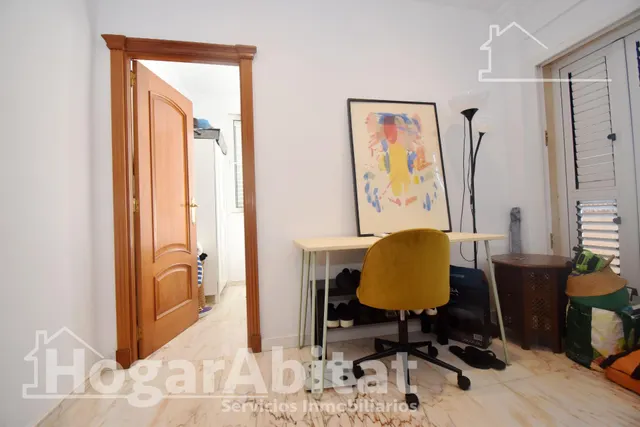 Atractivo chalet amplio con piscina privada, garaje y terraza, todo amueblado y cerca de la playa. — 34