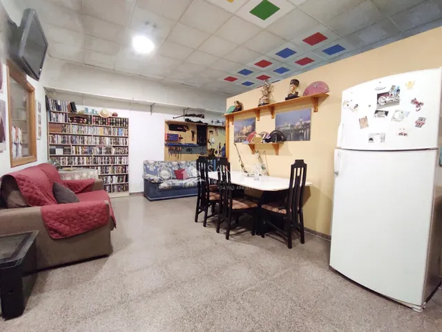 SE ALQUILA LOCAL COMERCIAL MULTIFUNCIONAL CON COCINA, ASEO y HABITACIÓN. — 17