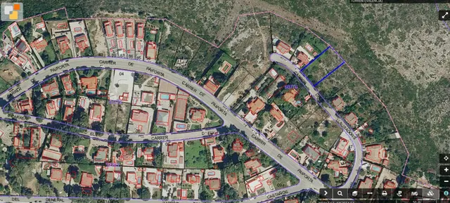 TERRENO URBANO Y CONSOLIDADO — 8