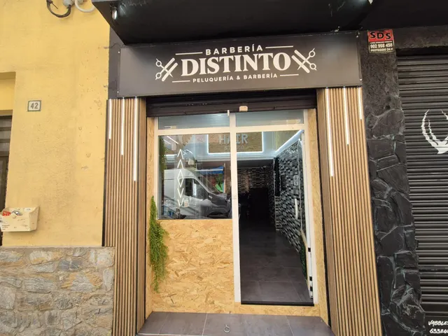 Se alquila local peluqiería — 12
