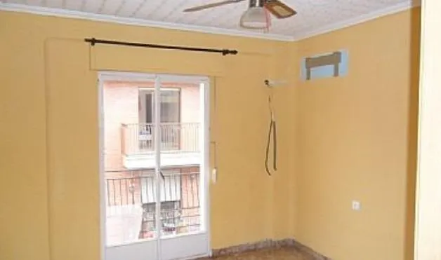 Inmueble tapiado para reformar Piso tapiado de 100 m2 para reformar en el barrio de El Carmen, Murcia. — 26