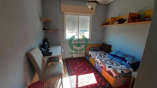 CHALET INDEPENDIENTE AMUEBLADO EN ALQUILER PEDREZUELA — 41