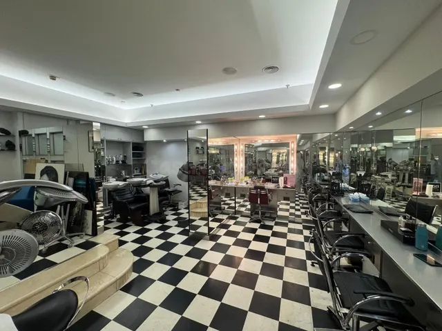 LOCAL COMERCIAL DE 82 m2 EN CENTRO COMERCIAL CUATRO CAMINOS  - foto 5