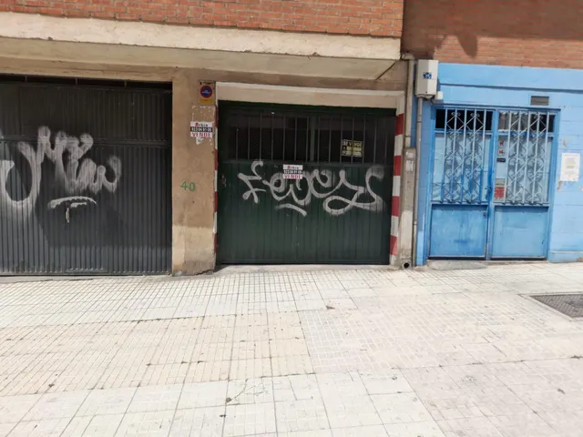 Urbis te ofrece un garaje en venta en zona Pizarrales, Salamanca. — 6
