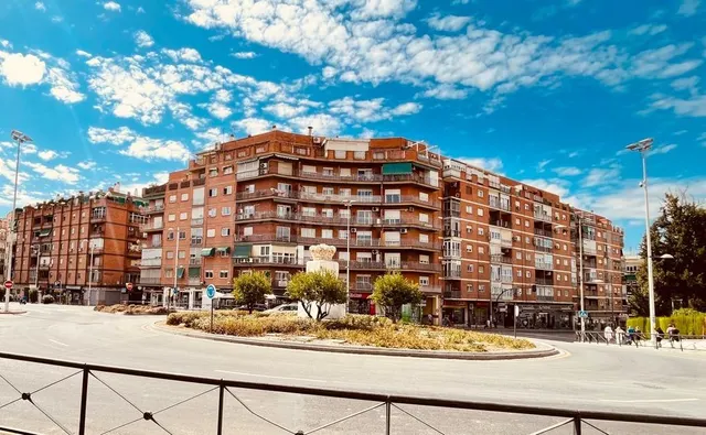 Gran ático reformado de cuatro dormitorios con magnífica ter