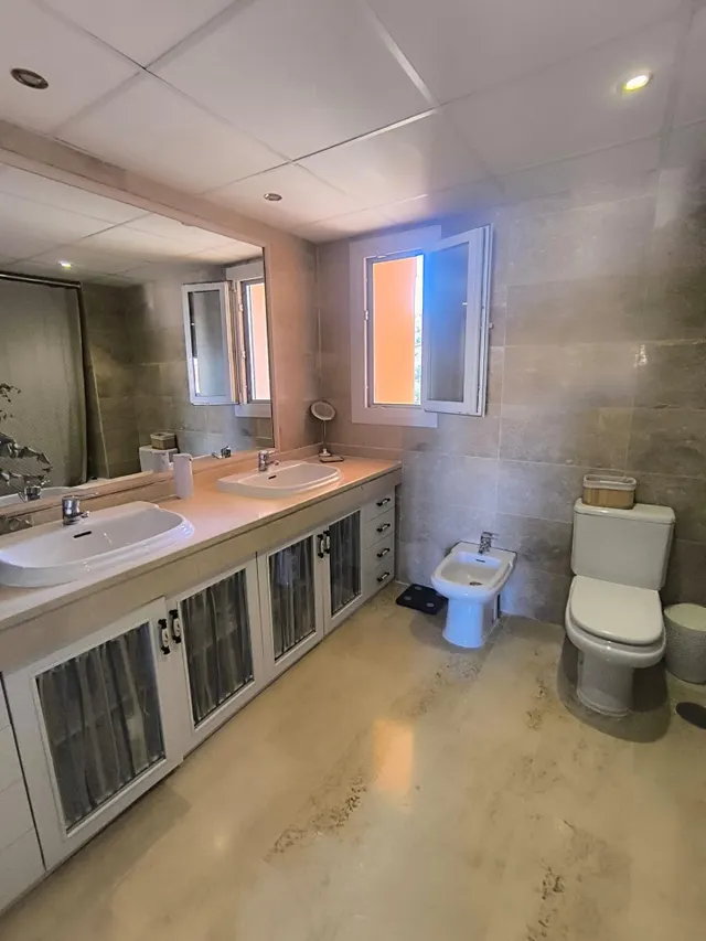 Calahonda - Piso 2 Dormitorios, Garaje, 4 Piscinas — 25