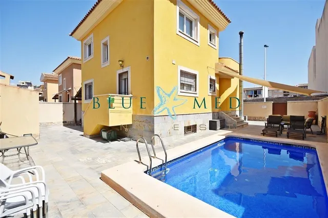 FANTÁSTICO CHALET CON PISCINA EN LA CUMBRE - foto 2