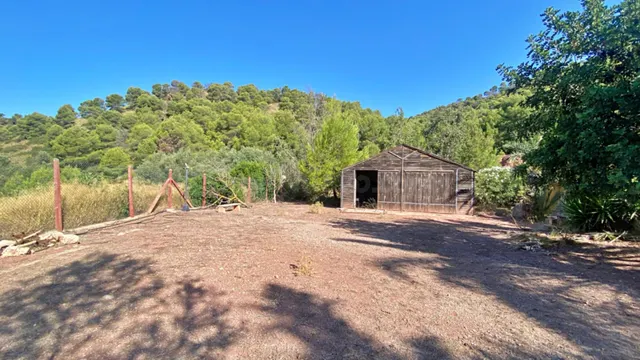 ESPECTACULAR FINCA DE 32 HECTAREAS IDEAL PARA DESCONECTAR O INVERSION PARA COMPLEJO RURAL — 35