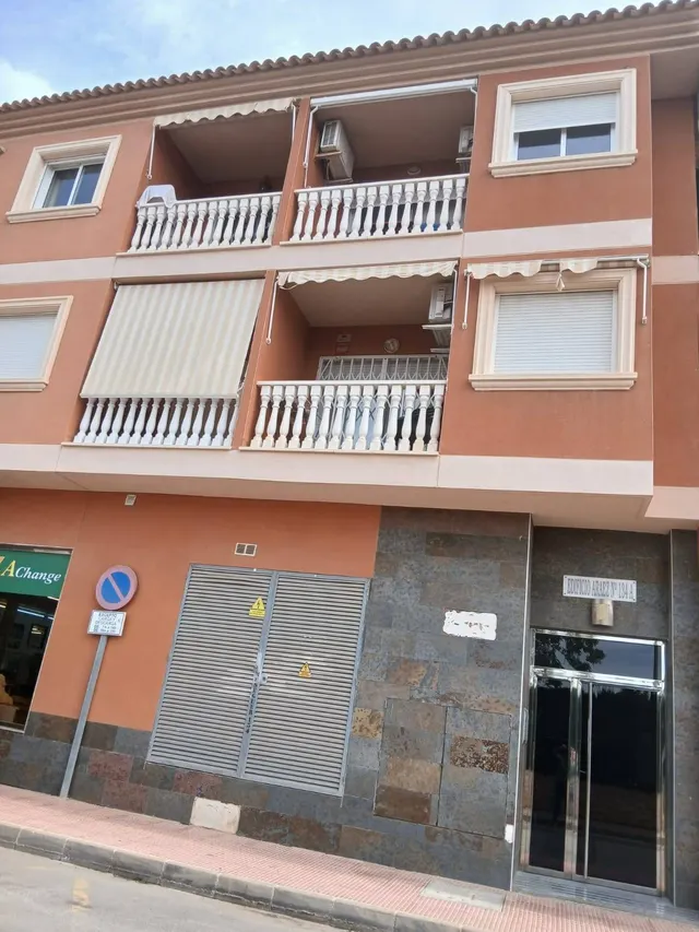 Piso de 1 dormitorio con terraza, garaje y trastero en Los Alcázares — 8