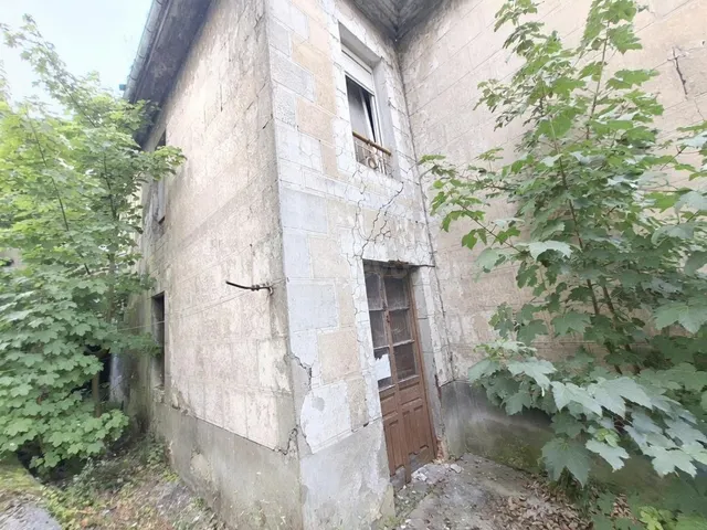 Planta baja de casa para REHABILITAR en Carbayín bajo (Valde
