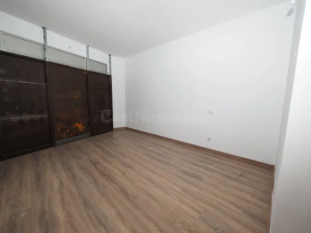 SE VENDE PISO SEMI-NUEVO EN SABADELL, ZONA LA CREU DE BARBER - foto 3