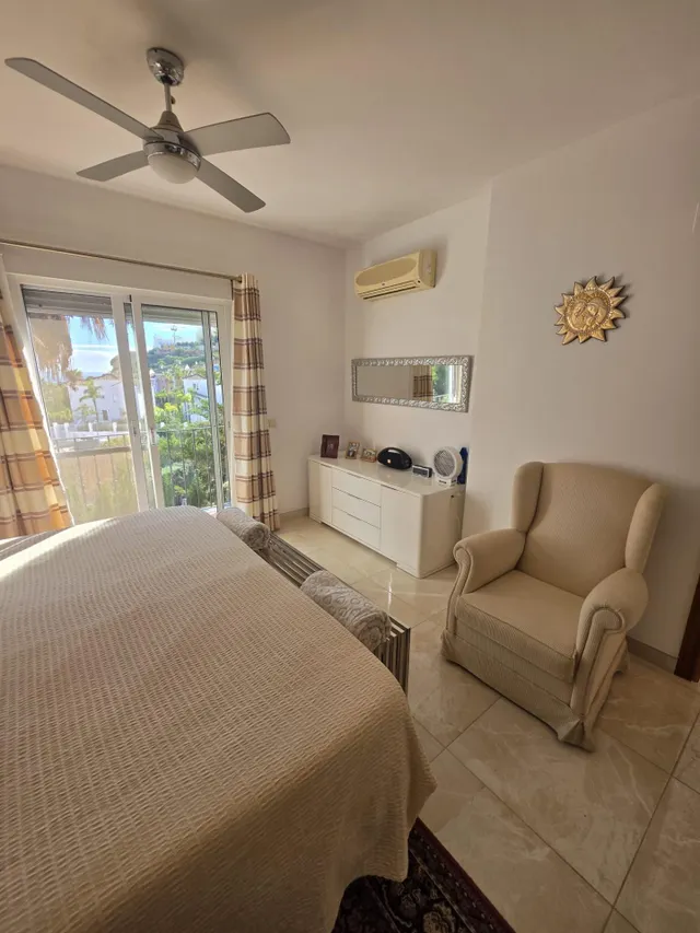se vende chalet en casares golf — 49