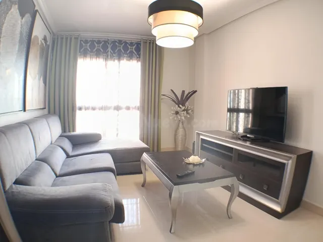 Piso moderno de tres dormitorios, con garaje y trastero en l - foto 4