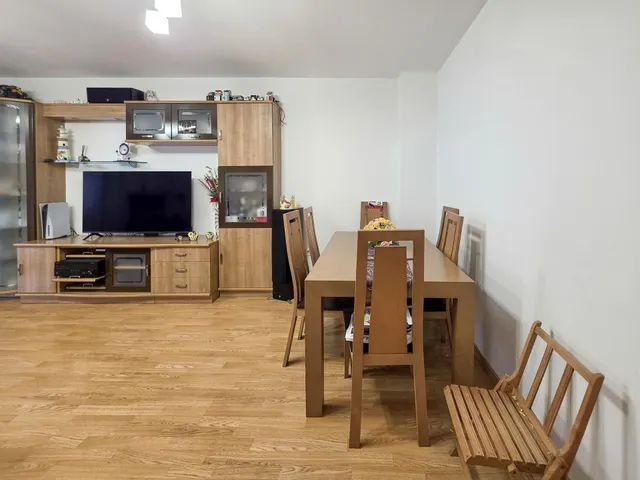 Precioso chalet adosado de 4 dormitorios con piscina privada y garaje en Carranque — 18
