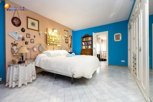 Magnifico chalet independiente en Colinas Bermejas. — 50