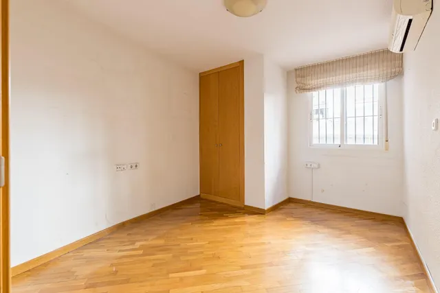 Vivienda de 3 dormitorios con terraza en calle del Pilar, centro de Murcia. — 11