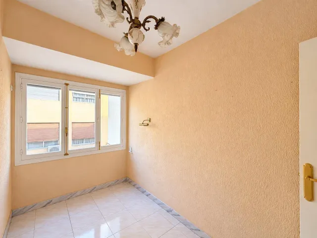 Piso de 3 dormitorios en carolinas bajas de Alicante — 6