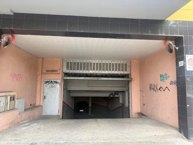 Amplia plaza de parking de 24 m2 en Ronda Ibèrica – Vilanova - foto 5