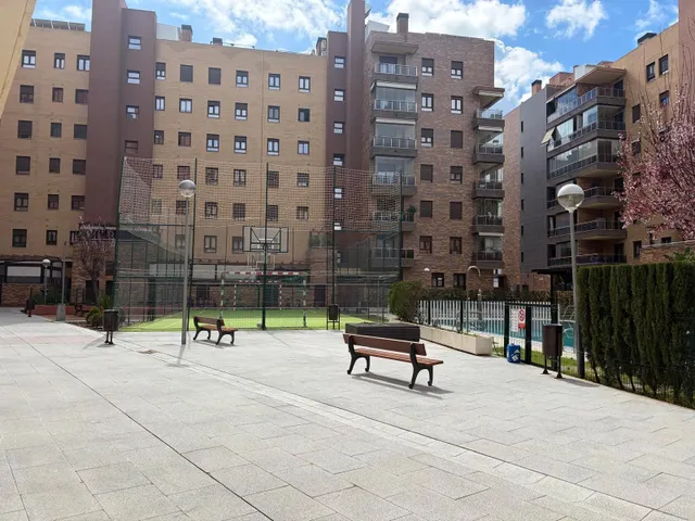 ESTUPENDA VIVIENDA EN NUEVO ZOCO, CON MAGNÍFICO Y GRAN PATIO (PORCHE), PISCINA, COCHERA, TRASTERO!!!! — 34
