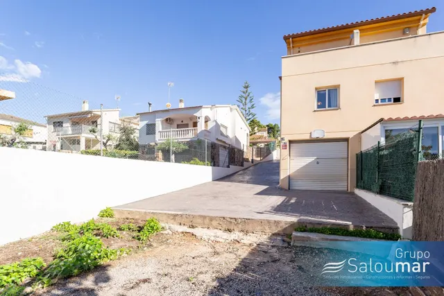 CASA ADOSADA DE 3 habitaciones DOBLES - LA POBLA DE MONTORNES — 42