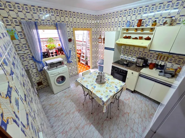 GRAN CASA DE TRES PLANTAS, 5 DORMITORIOS, TERRAZAS Y GARAJE EN CHICLANA DE LA FRONTERA — 4