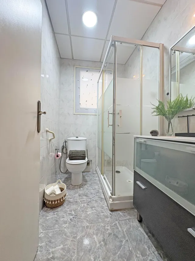Piso exterior en planta baja con gran patio privado en Terrassa — 16