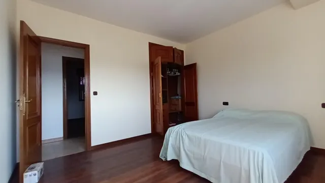 Casa 4 dormitorios en Avenida de Aeropuerto — 16