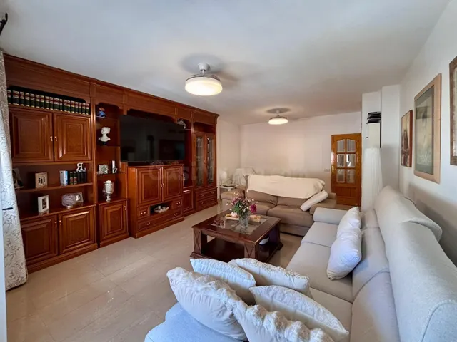 Gran casa con apartamento privado y amplios espacios exterio - foto 4