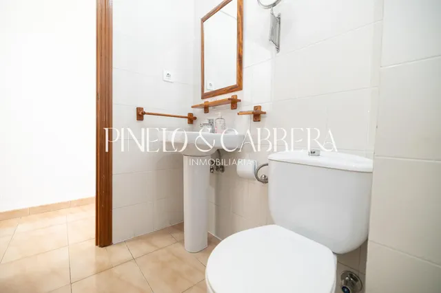 Piso en venta con terraza y ascensor en calle madrid — 36