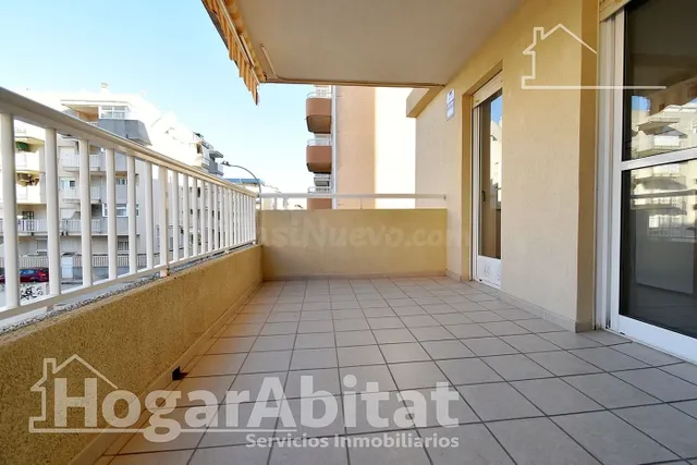 REFORMADO CON PISCINA Y TERRAZA A UN PASO DE LA PLAYA - foto 4